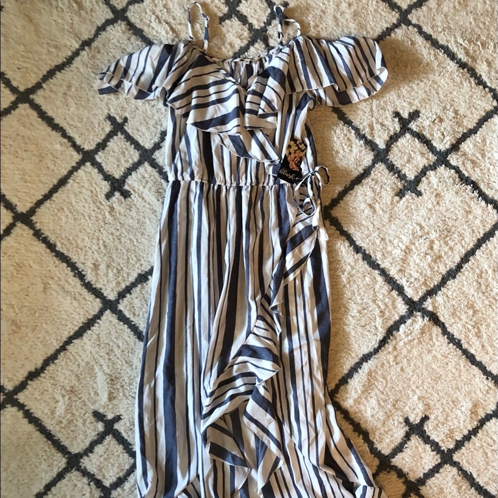 L striped spaghetti/off the shoulder dress.